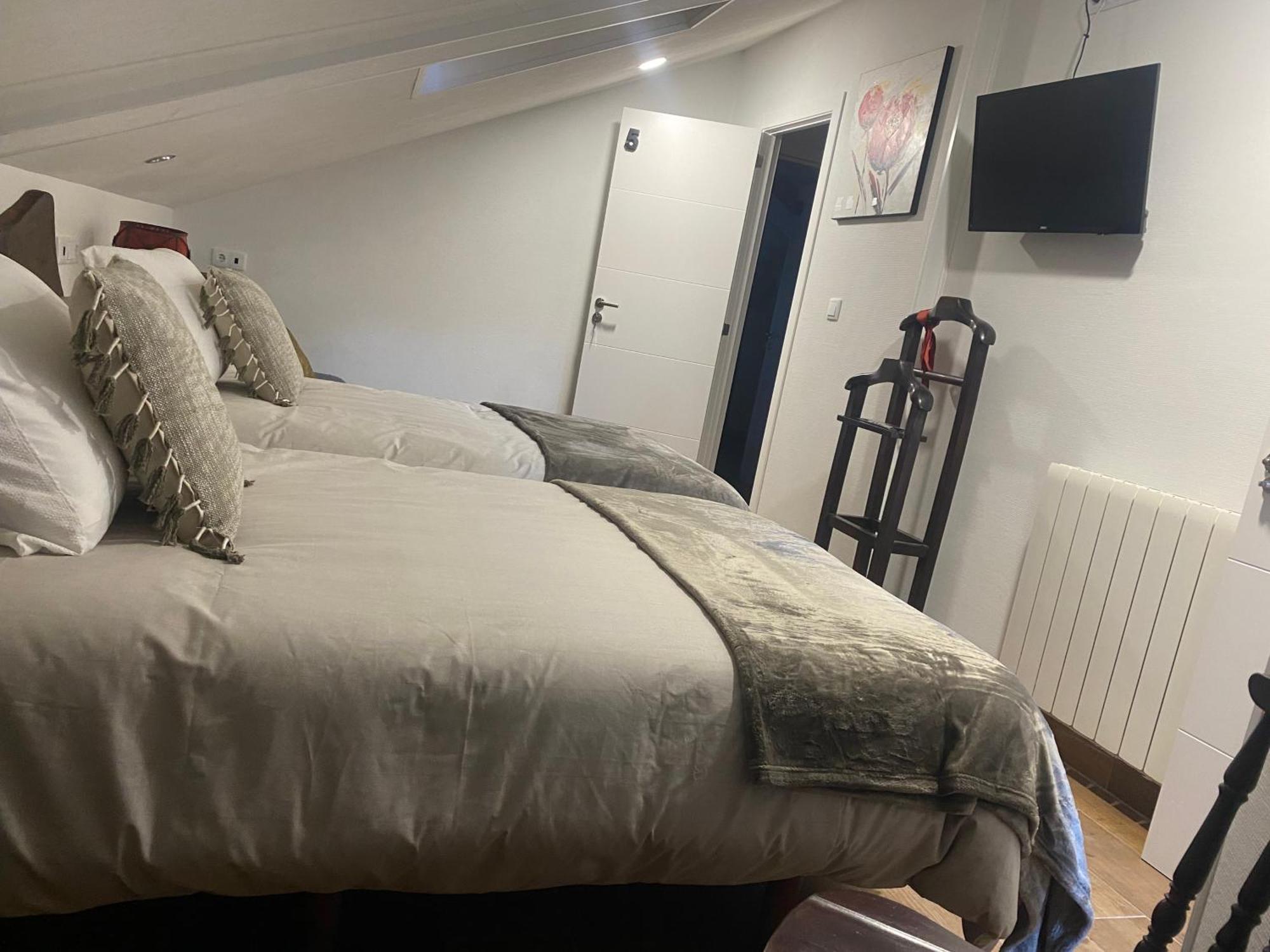 Bed and Breakfast Os Fentos Понтеведра Экстерьер фото
